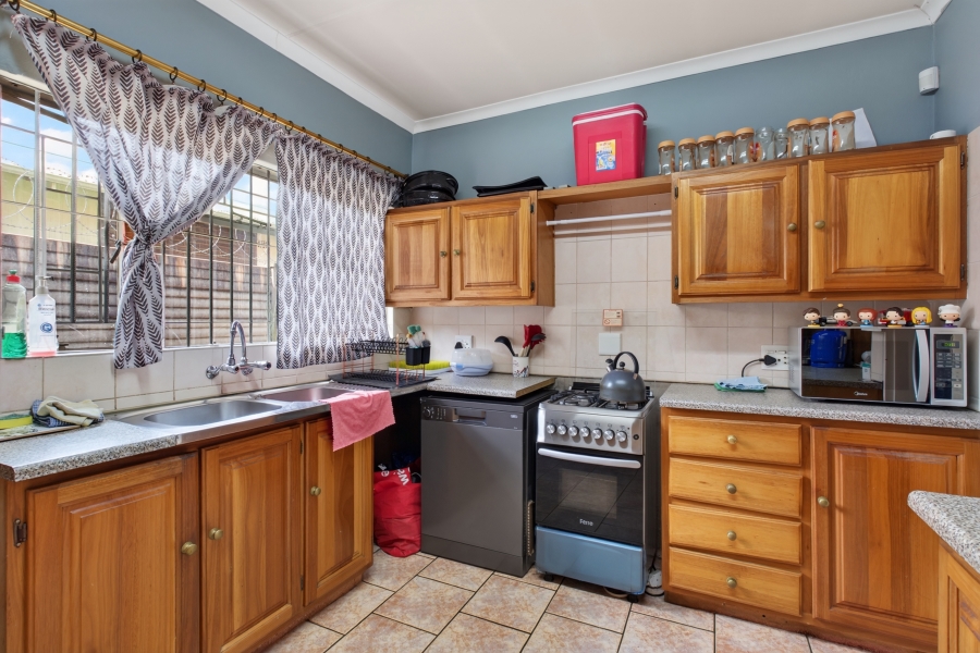 3 Bedroom Property for Sale in Waverley Gauteng