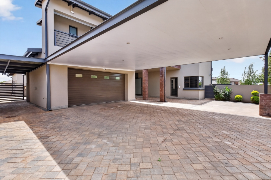 4 Bedroom Property for Sale in Zambezi Country Estate Gauteng