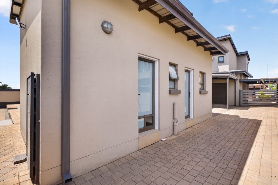 4 Bedroom Property for Sale in Zambezi Country Estate Gauteng