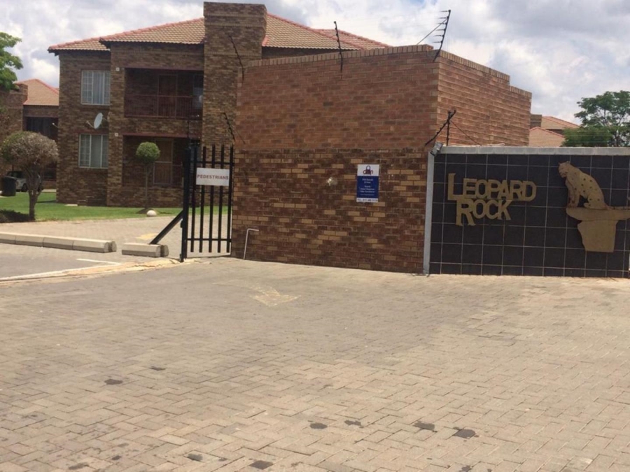 2 Bedroom Property for Sale in Erand Gardens Gauteng