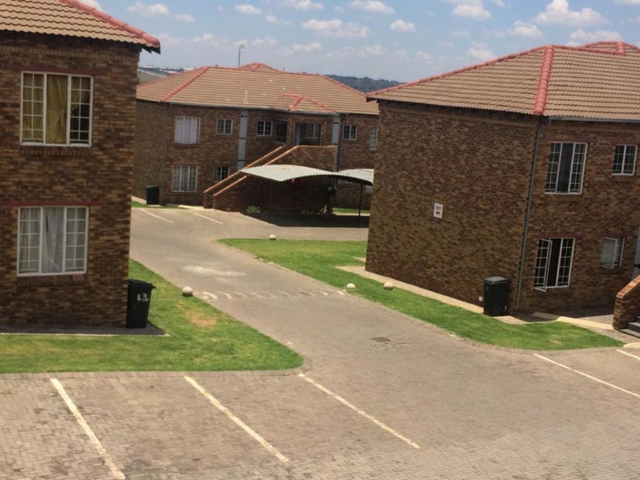 2 Bedroom Property for Sale in Erand Gardens Gauteng