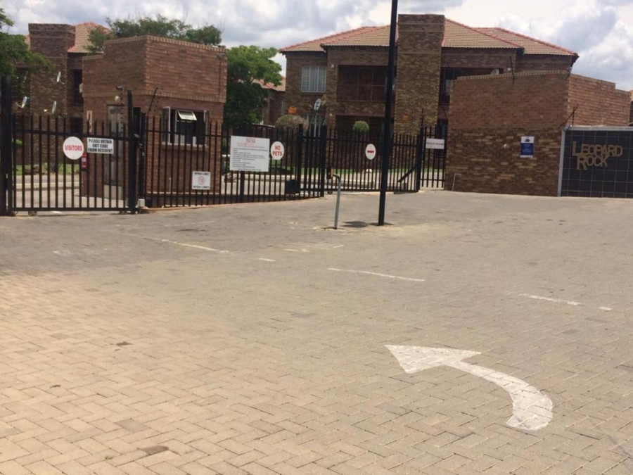 2 Bedroom Property for Sale in Erand Gardens Gauteng