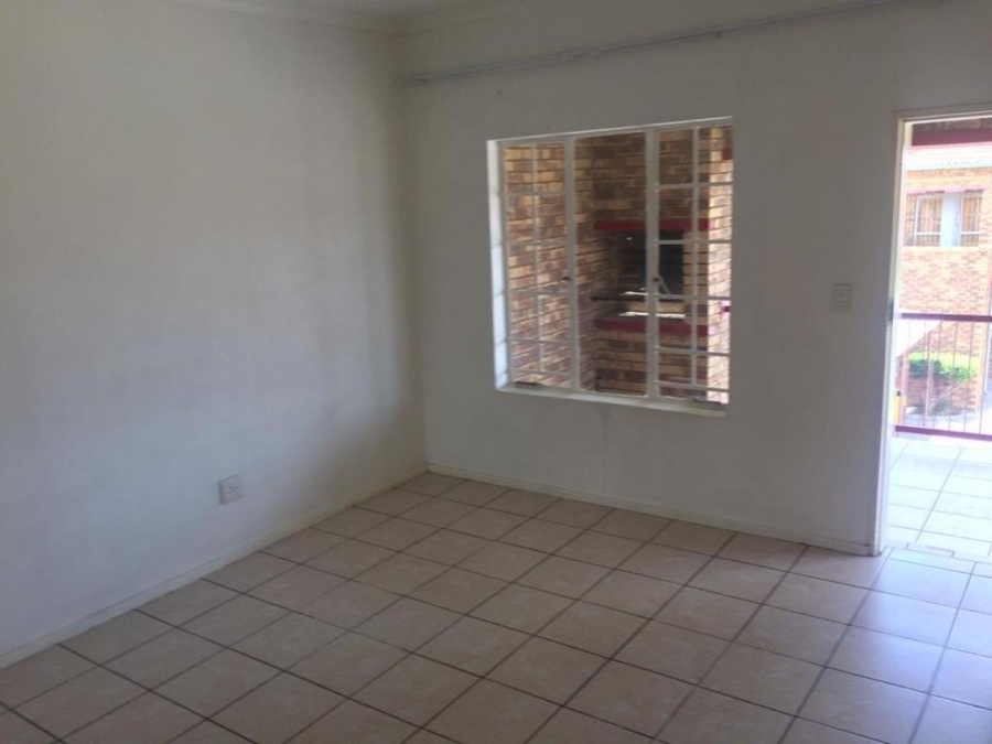 2 Bedroom Property for Sale in Erand Gardens Gauteng