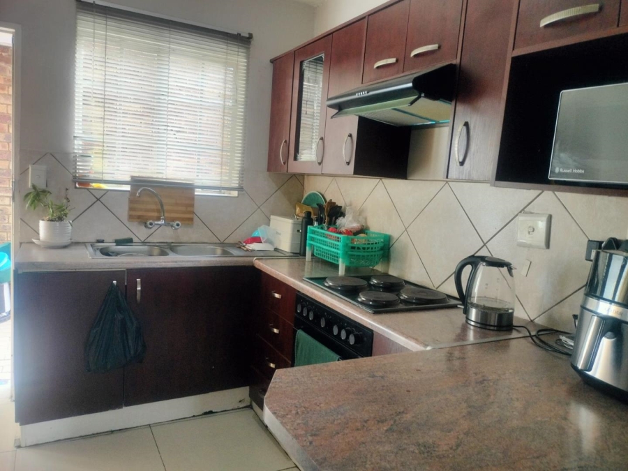 2 Bedroom Property for Sale in Erand Gardens Gauteng