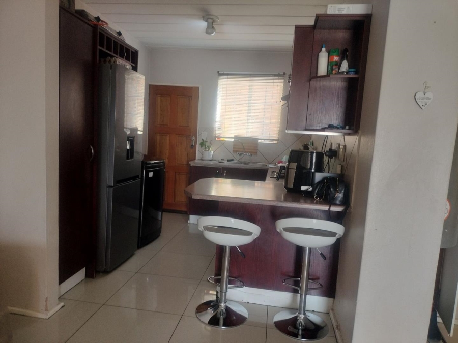 2 Bedroom Property for Sale in Erand Gardens Gauteng