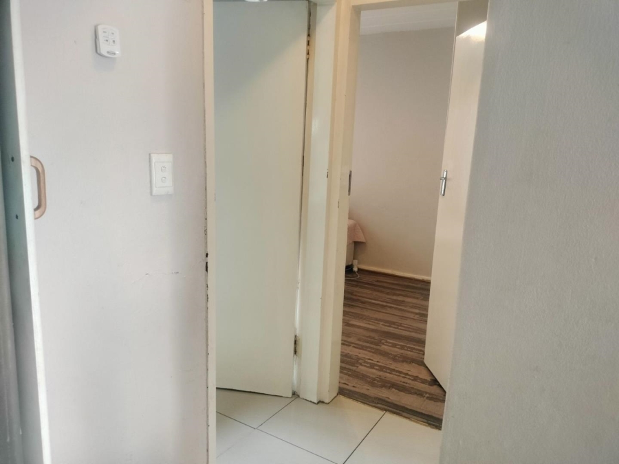 2 Bedroom Property for Sale in Erand Gardens Gauteng