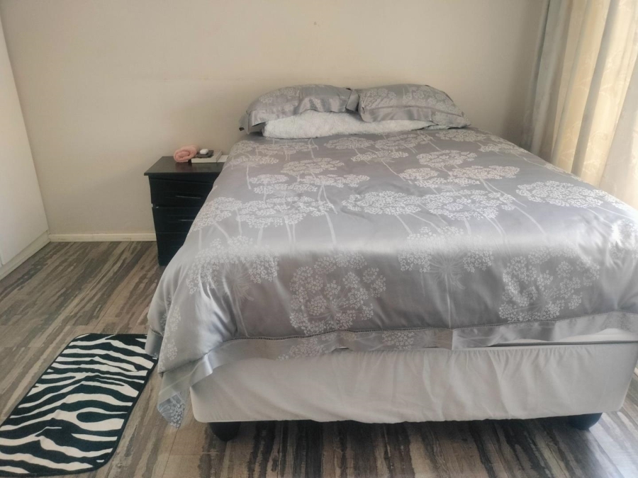 2 Bedroom Property for Sale in Erand Gardens Gauteng