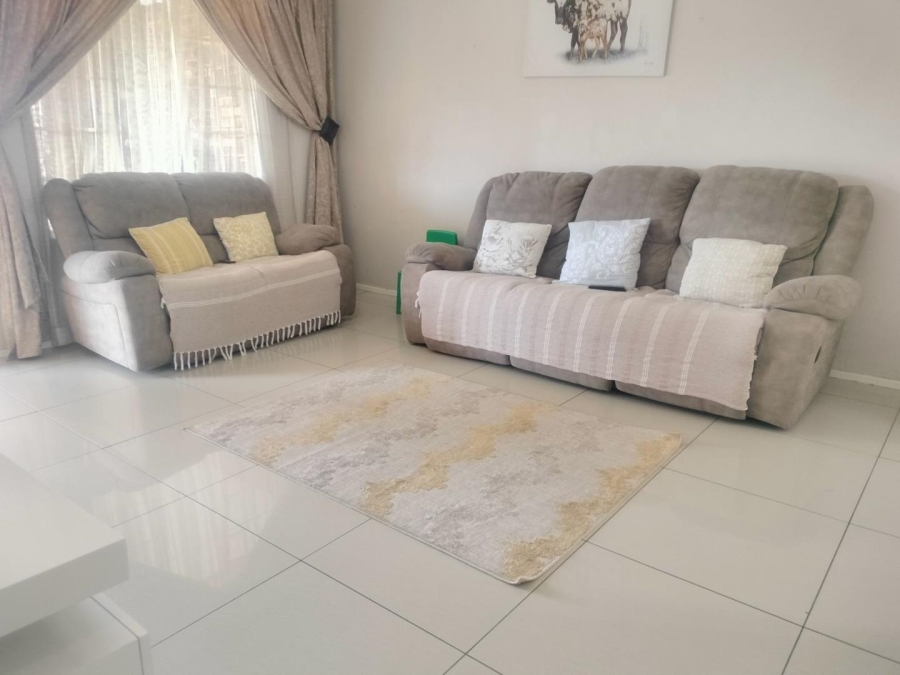2 Bedroom Property for Sale in Erand Gardens Gauteng