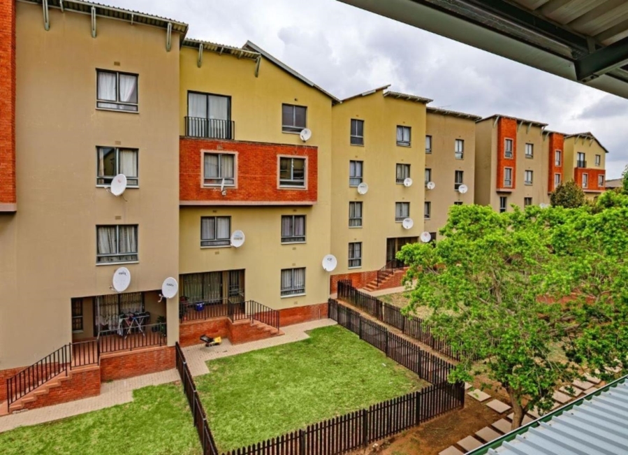 2 Bedroom Property for Sale in Erand Gardens Gauteng