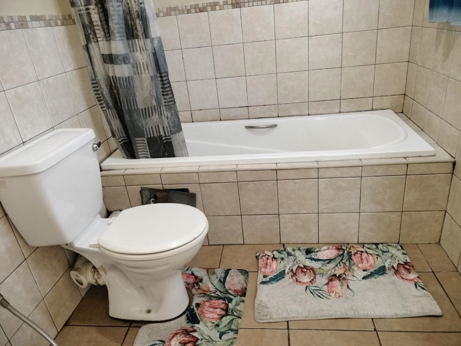 2 Bedroom Property for Sale in Erand Gardens Gauteng