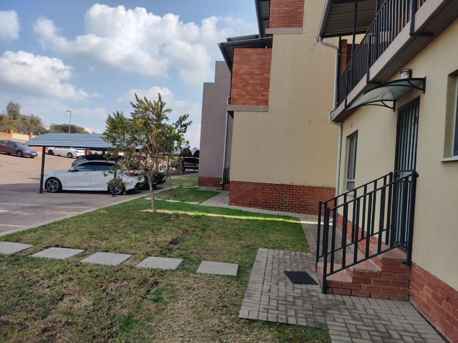 2 Bedroom Property for Sale in Erand Gardens Gauteng