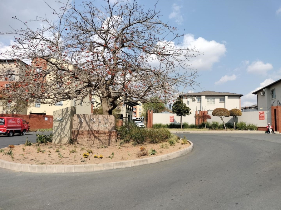 2 Bedroom Property for Sale in Erand Gardens Gauteng