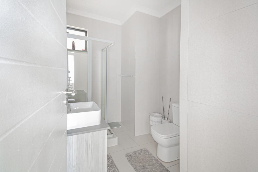 2 Bedroom Property for Sale in Erand Gardens Gauteng
