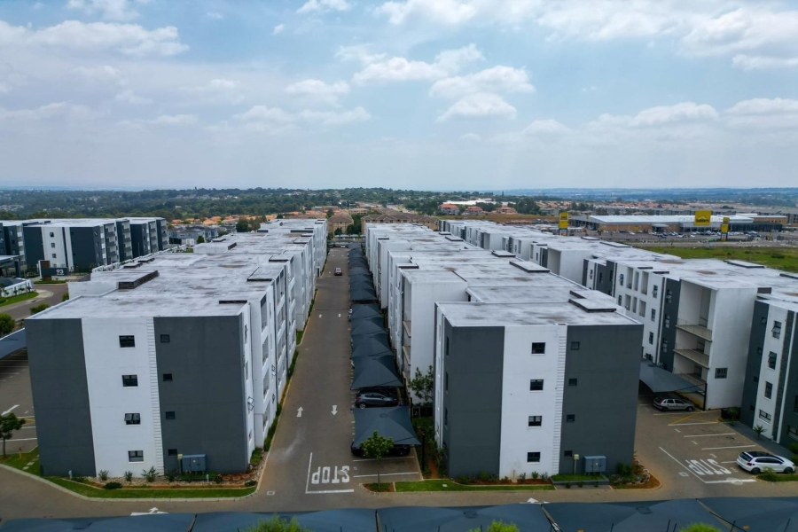 2 Bedroom Property for Sale in Erand Gardens Gauteng