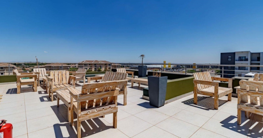 2 Bedroom Property for Sale in Erand Gardens Gauteng
