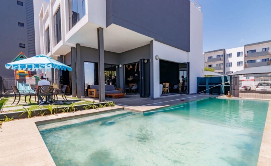 2 Bedroom Property for Sale in Erand Gardens Gauteng