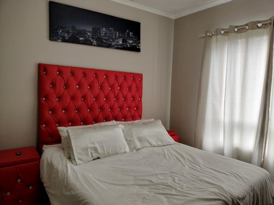 2 Bedroom Property for Sale in Noordwyk Gauteng