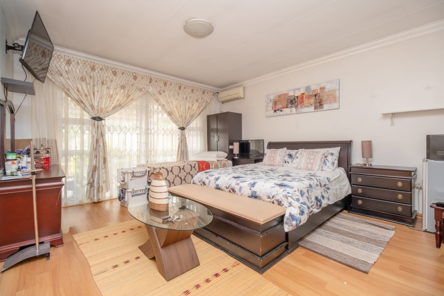 2 Bedroom Property for Sale in Woodmead Gauteng