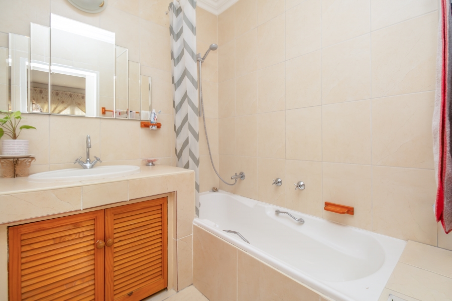 2 Bedroom Property for Sale in Woodmead Gauteng