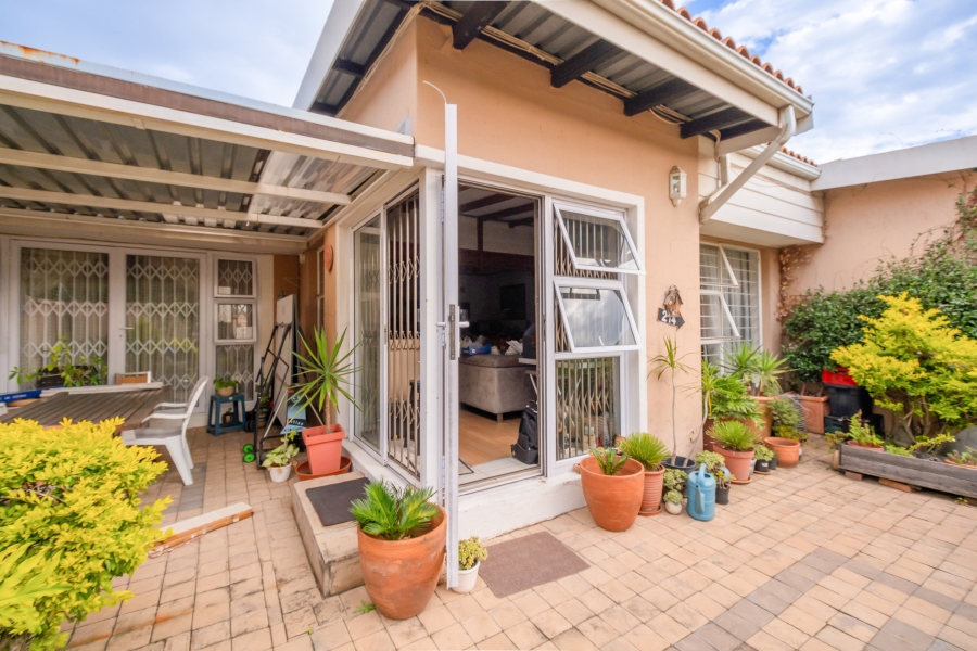 2 Bedroom Property for Sale in Woodmead Gauteng