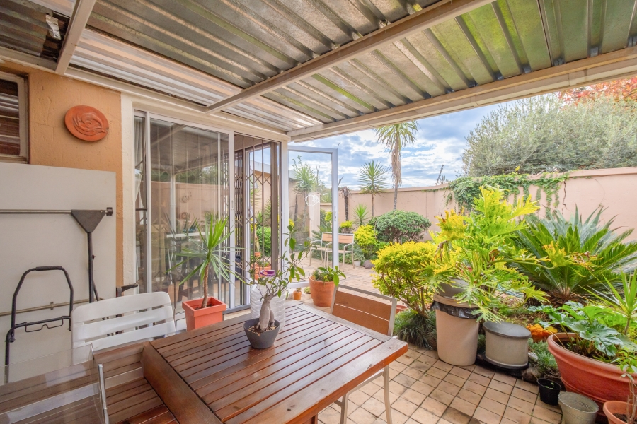 2 Bedroom Property for Sale in Woodmead Gauteng