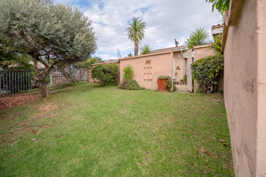 2 Bedroom Property for Sale in Woodmead Gauteng