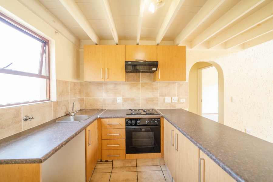 To Let 1 Bedroom Property for Rent in Lonehill Gauteng
