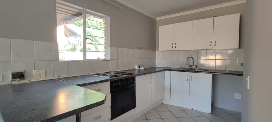 2 Bedroom Property for Sale in Rooihuiskraal North Gauteng