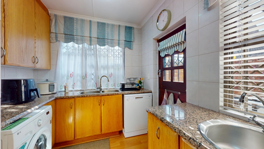 3 Bedroom Property for Sale in Beyers Park Gauteng