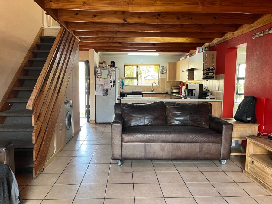 3 Bedroom Property for Sale in Illiondale Gauteng