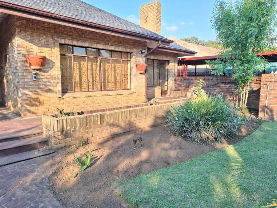 5 Bedroom Property for Sale in Selcourt Gauteng