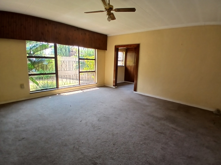 5 Bedroom Property for Sale in Selcourt Gauteng