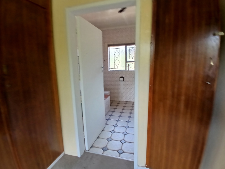 5 Bedroom Property for Sale in Selcourt Gauteng