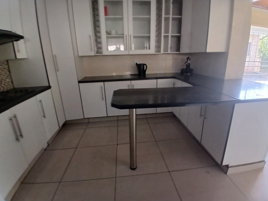 5 Bedroom Property for Sale in Selcourt Gauteng