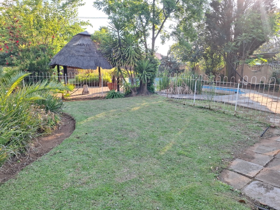 5 Bedroom Property for Sale in Selcourt Gauteng