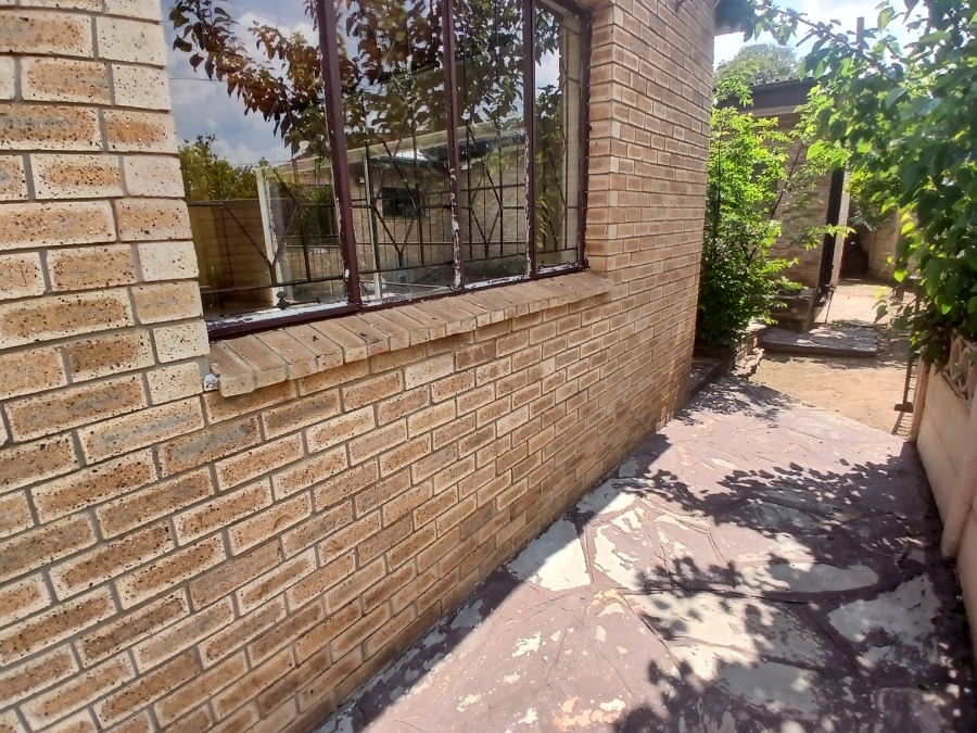 5 Bedroom Property for Sale in Selcourt Gauteng