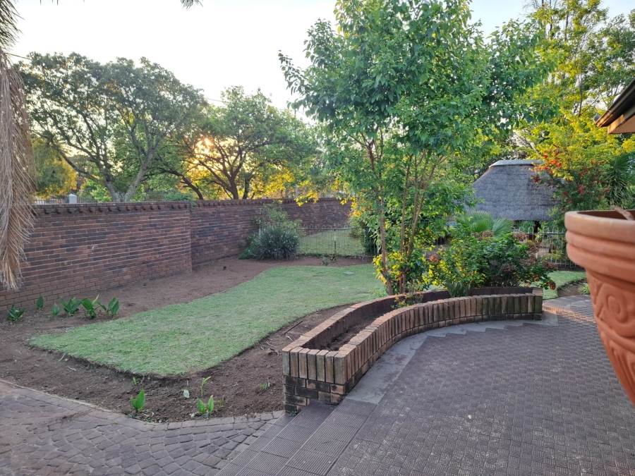5 Bedroom Property for Sale in Selcourt Gauteng