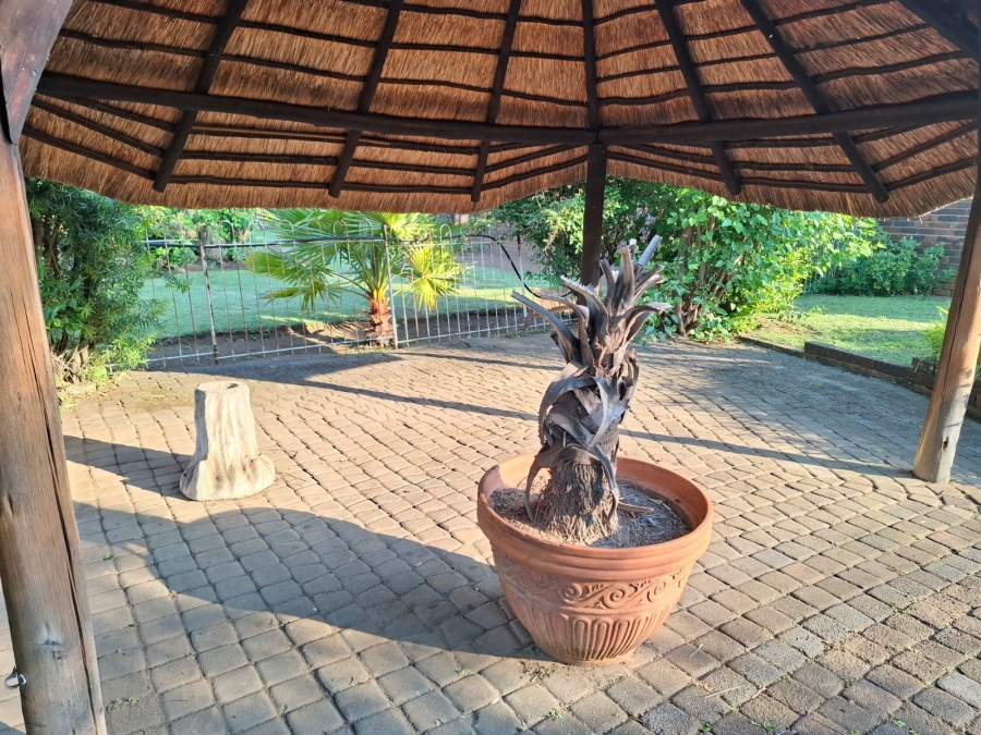 5 Bedroom Property for Sale in Selcourt Gauteng