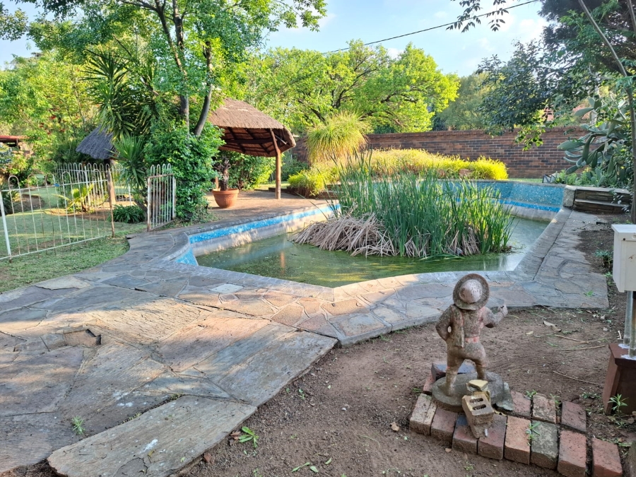 5 Bedroom Property for Sale in Selcourt Gauteng