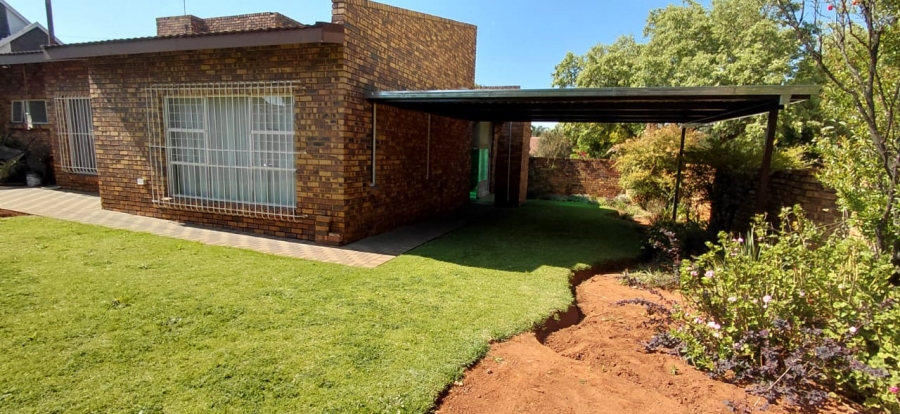 To Let 3 Bedroom Property for Rent in Dalpark Proper Gauteng