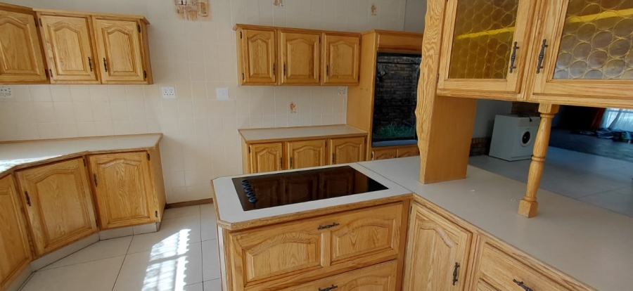 To Let 3 Bedroom Property for Rent in Dalpark Proper Gauteng