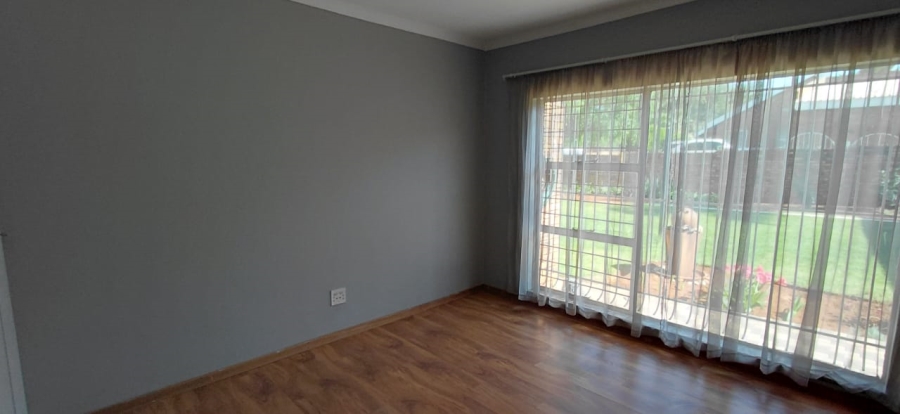 To Let 3 Bedroom Property for Rent in Dalpark Proper Gauteng