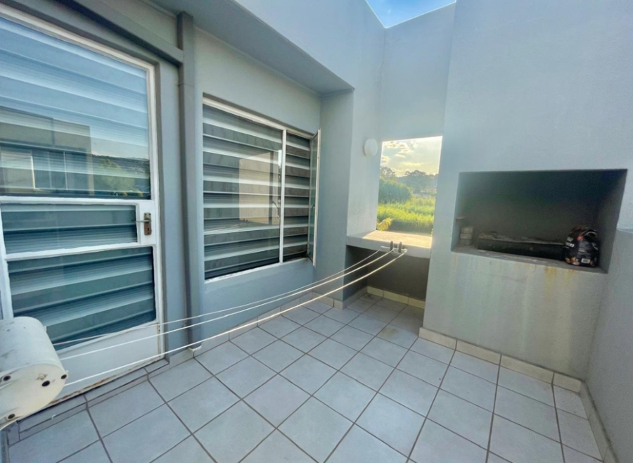 2 Bedroom Property for Sale in Mulbarton Gauteng