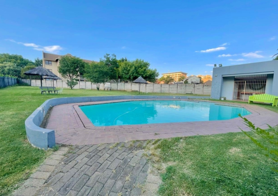 2 Bedroom Property for Sale in Mulbarton Gauteng