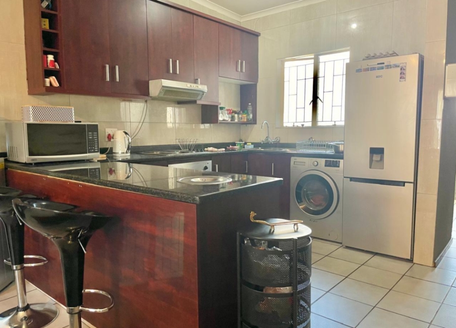2 Bedroom Property for Sale in Mulbarton Gauteng