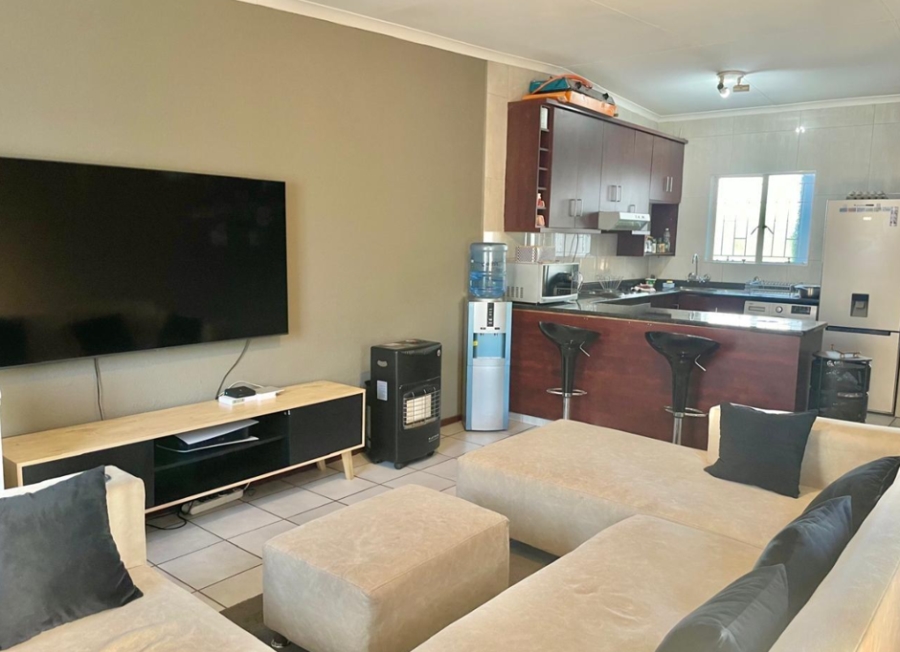 2 Bedroom Property for Sale in Mulbarton Gauteng