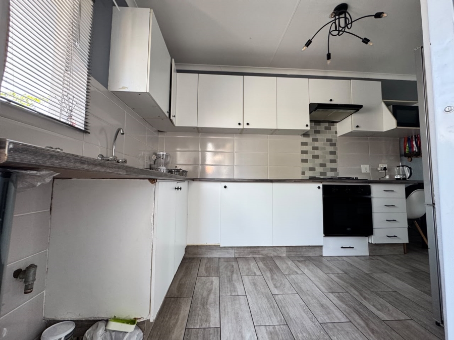 2 Bedroom Property for Sale in The Reeds Gauteng