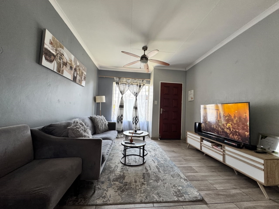 2 Bedroom Property for Sale in The Reeds Gauteng