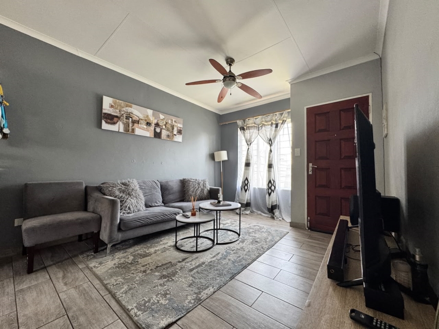 2 Bedroom Property for Sale in The Reeds Gauteng