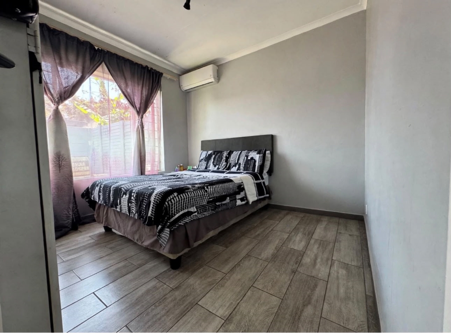 2 Bedroom Property for Sale in The Reeds Gauteng